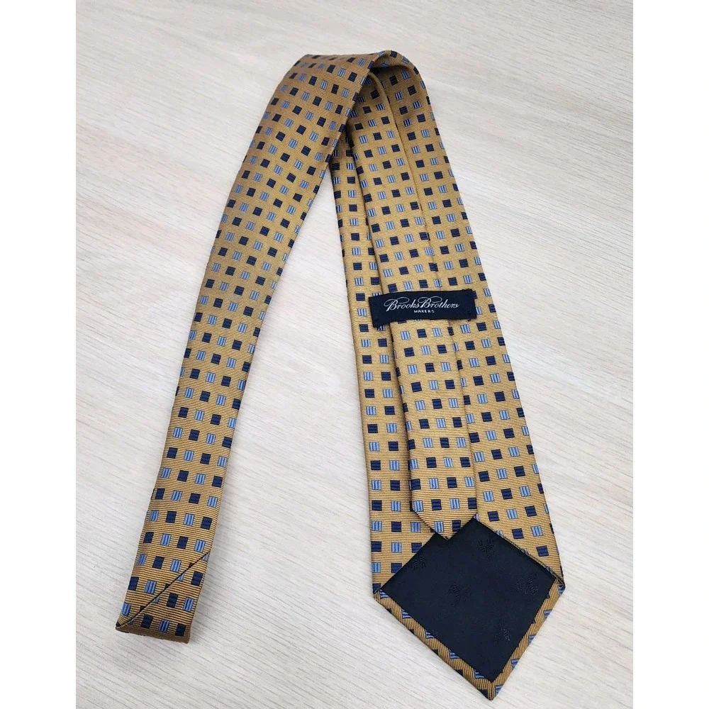 Brooks Brothers Makers USA Silk Neck Tie Woven in England Yellow‎ Blue Squares